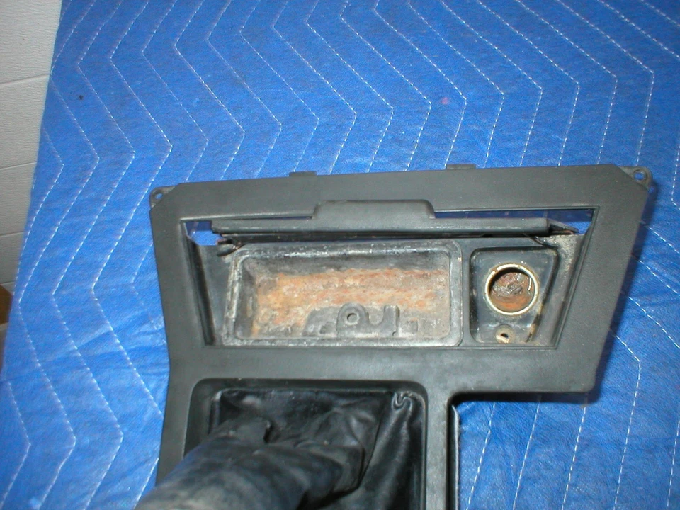 83 84 Firebird 1982 transmisión automática manual T-5 velocidad consola superior placa de cambio GM OEM Foto 3 de 4