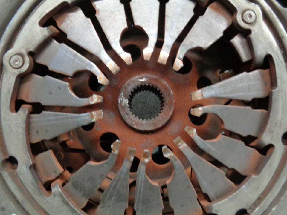 大众啤酒 2000 - 2003 年手动硬度板飞轮原始设备制造商 DK909255 — 第 2/4 张图片