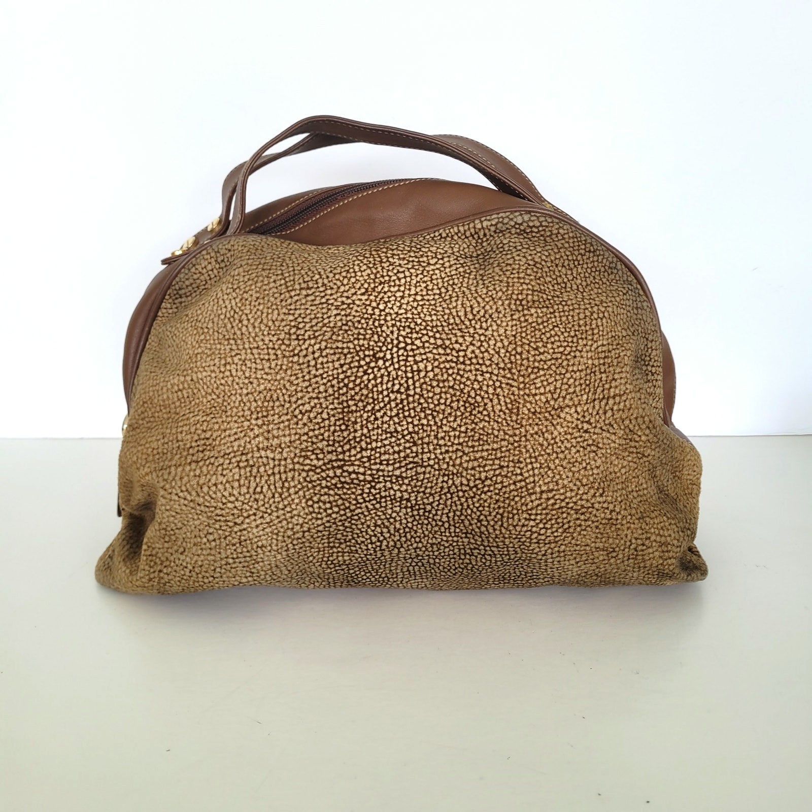 Borsa a mano Borbonese Redwall modello quaglia pelle scamosciata cupola boho marrone grande