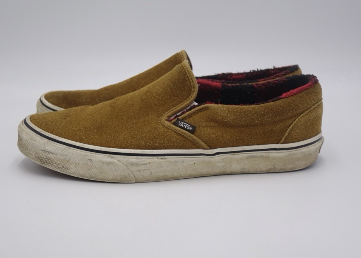 Size 11.5 - Vans Classic Slip-On Cozy Hug shoe in brown  display picture 2