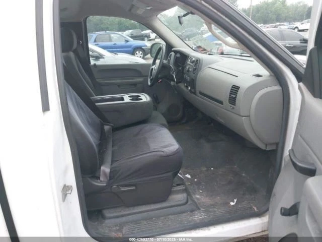 (LOCAL PICKUP ONLY) Passenger Front Door Fits 11-14 SIERRA 2500 PICKUP 3007870 - Image 3 of 4