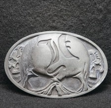 WG13119 AWESOME VINTAGE 1970s SKULLS FASHION LEAD FREE PEWTER BELT BUCKLE