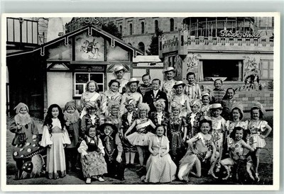 39271741 - 8000 Munich C. H. Schaefer's circus city Liliput group photo
