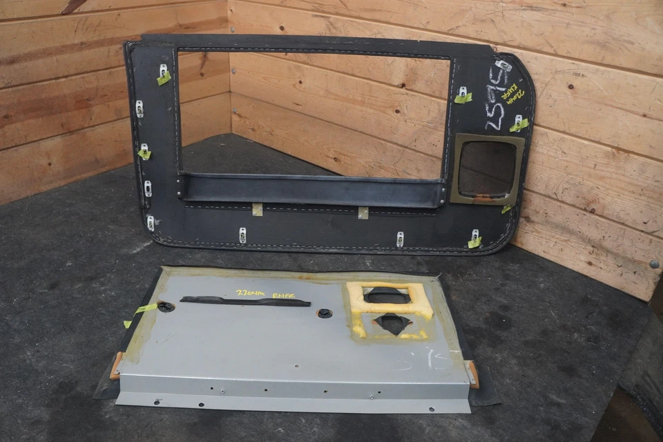 Panel de moldura de puerta interior de pasajero delantero derecho negro OEM Bentley Mulsanne 1988 Foto 4 de 4