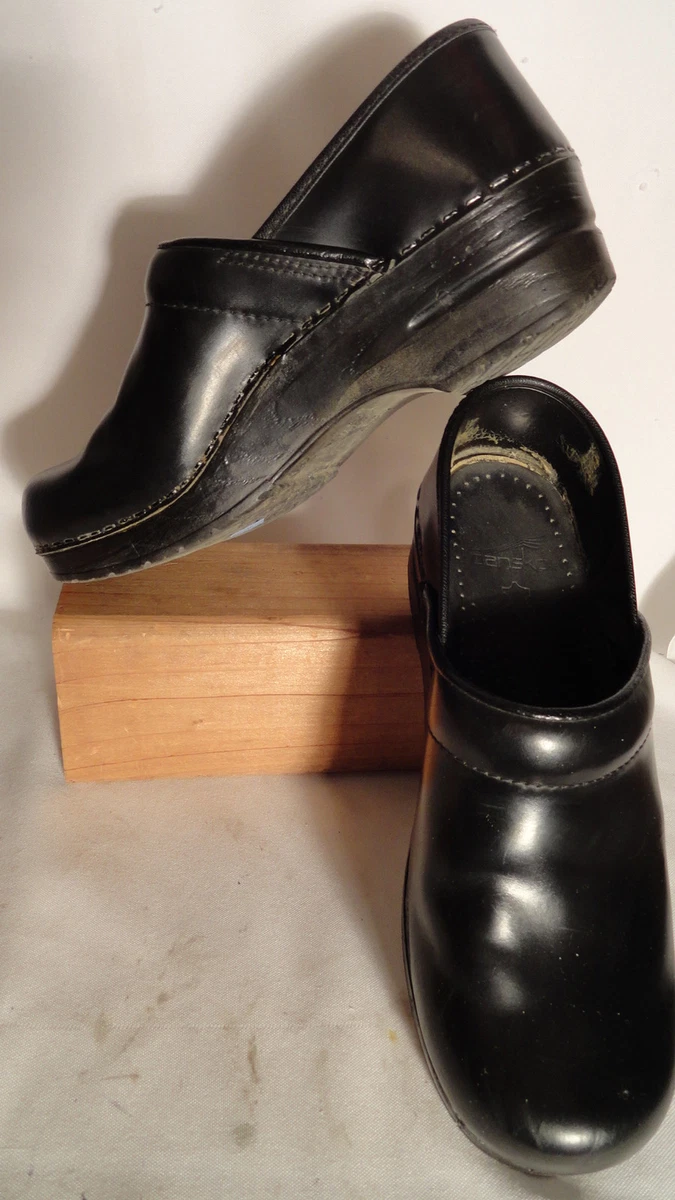 Dansko Black Leather Stapled Clogs Shoes Womens 8.5 9