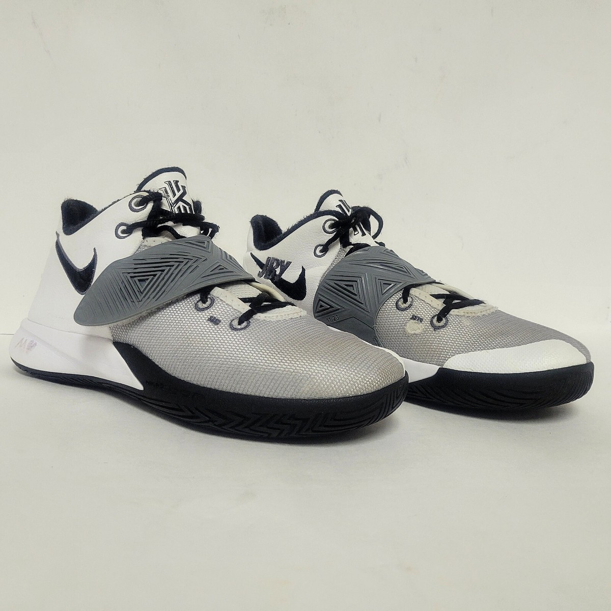 NIKE KYRIE FLYTRAP バスケットボールシューズ Nike Mens Kyrie Flytrap 3 BQ3060-103 Gray Basketball Shoes