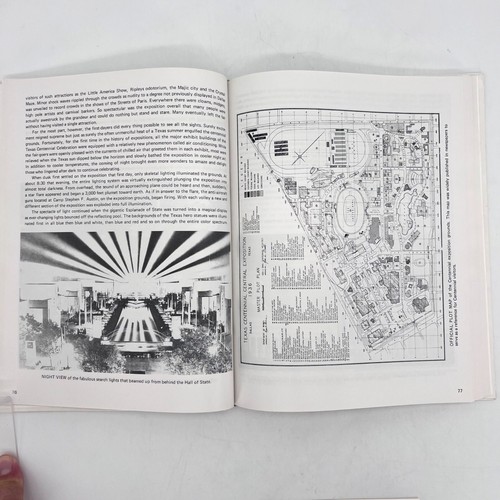 Texas Centennial The Parade Of An Empire 1836-1936 & Brochures 1985 State Fair - Foto 9 di 23
