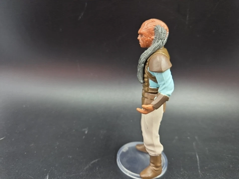 VINTAGE STAR WARS FIGURE WEEQUAY 1983 SKIFF GUARD MINT 100% ORIGINAL - image 4 of 4