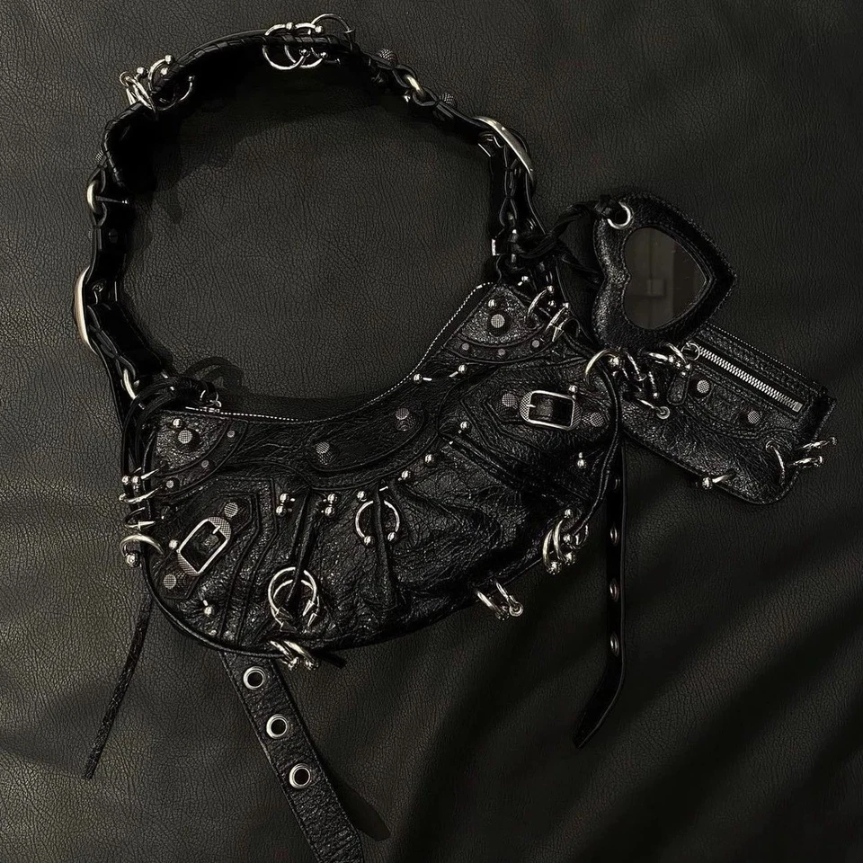 Bolsa de ombro Y2K punk rebite couro preto gótico bolsa baguete grunge streetwea - Imagem 3 de 4
