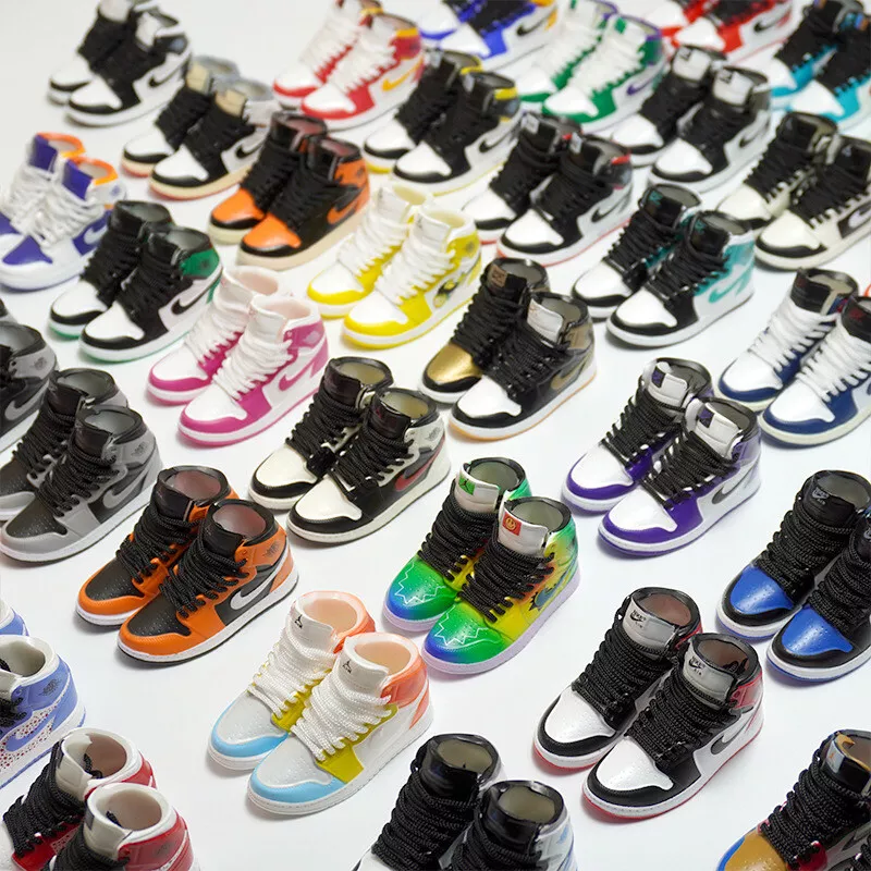 25 % de réduction porte clés 3D Mini Jordan / Yeezy / AJ baskets   porte clés