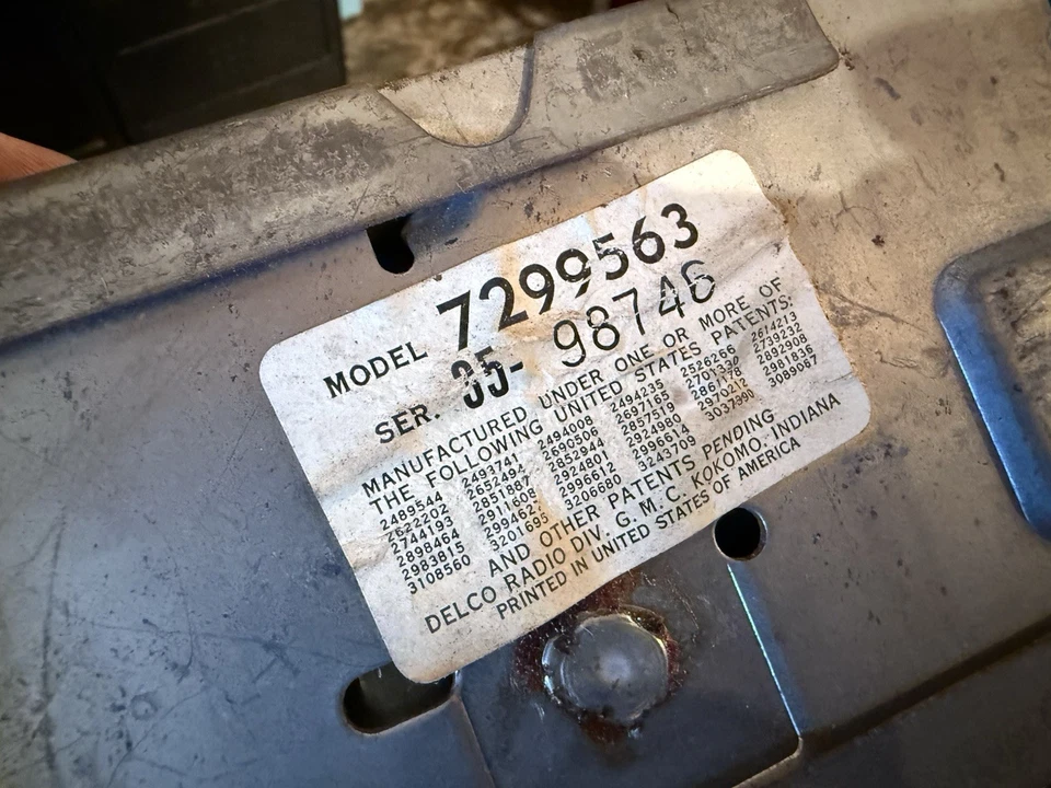 Oldsmobile F85 442 Cutlass 1967 radio AM tablero pulsador 7299563 Foto 4 de 4