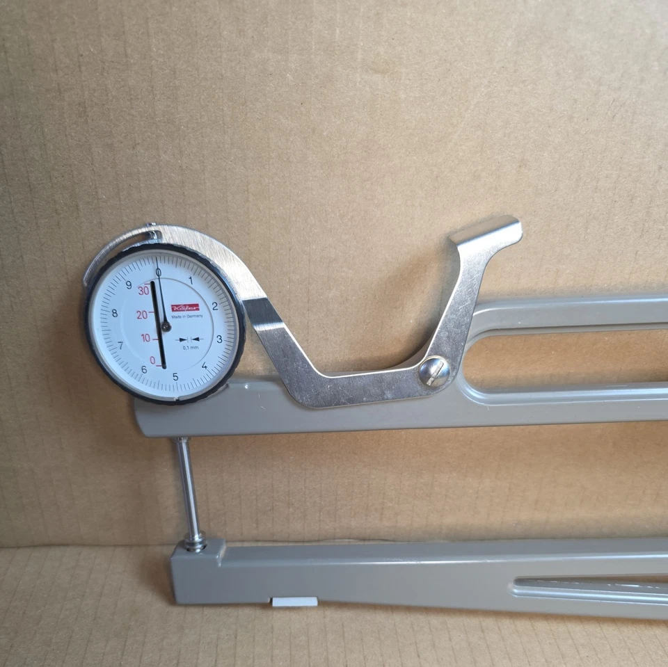 Pinza calibre esfera violín/violonchelo/guitarra korg Foto 3 de 4