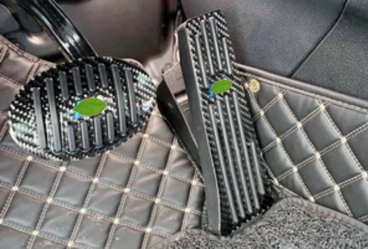 Крышка педали акселератора тормоза из настоящего углеродного волокна для BMW X1 F48 2016-2021 - Изображение 3 из 4