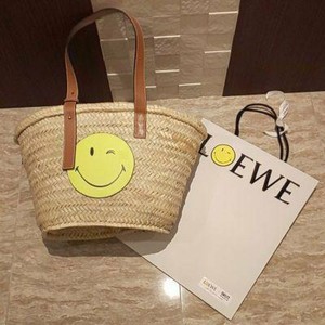 loewe smiley face bolsa