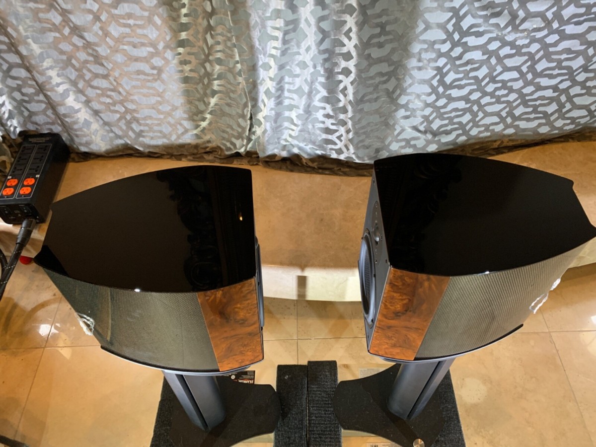 wilson benesch arc speakers w/ factory stands Minty and gorgeous
