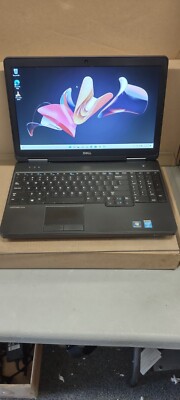 Latitude E5540 (no charger). I3 4th gen.8GB.500GB HDD.15.6