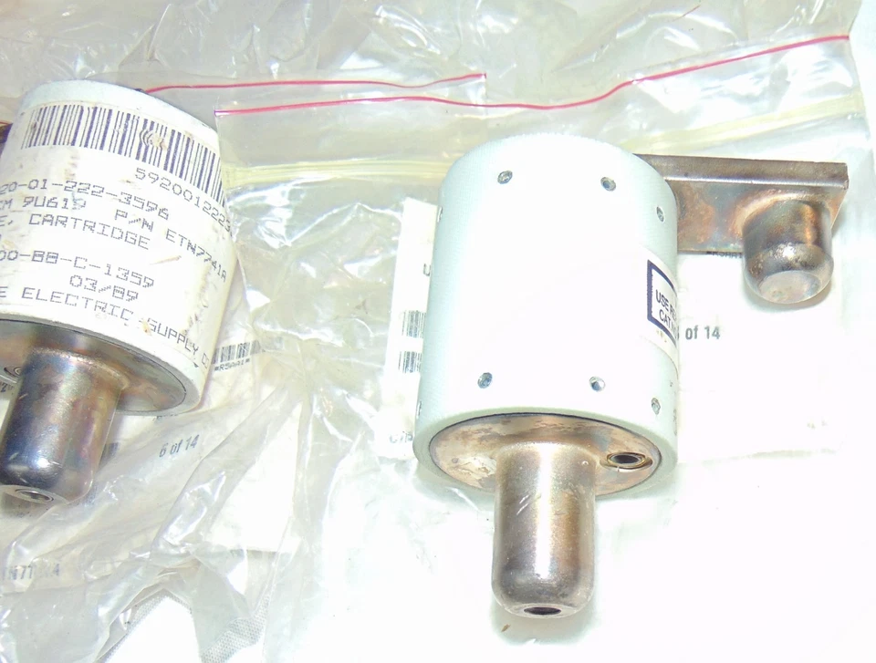 4 PC  ETN-7741-A  NOS Buss Current Limiting Fuse 5920-01-222-3596 .99 SILVER FIL - Image 4 of 4