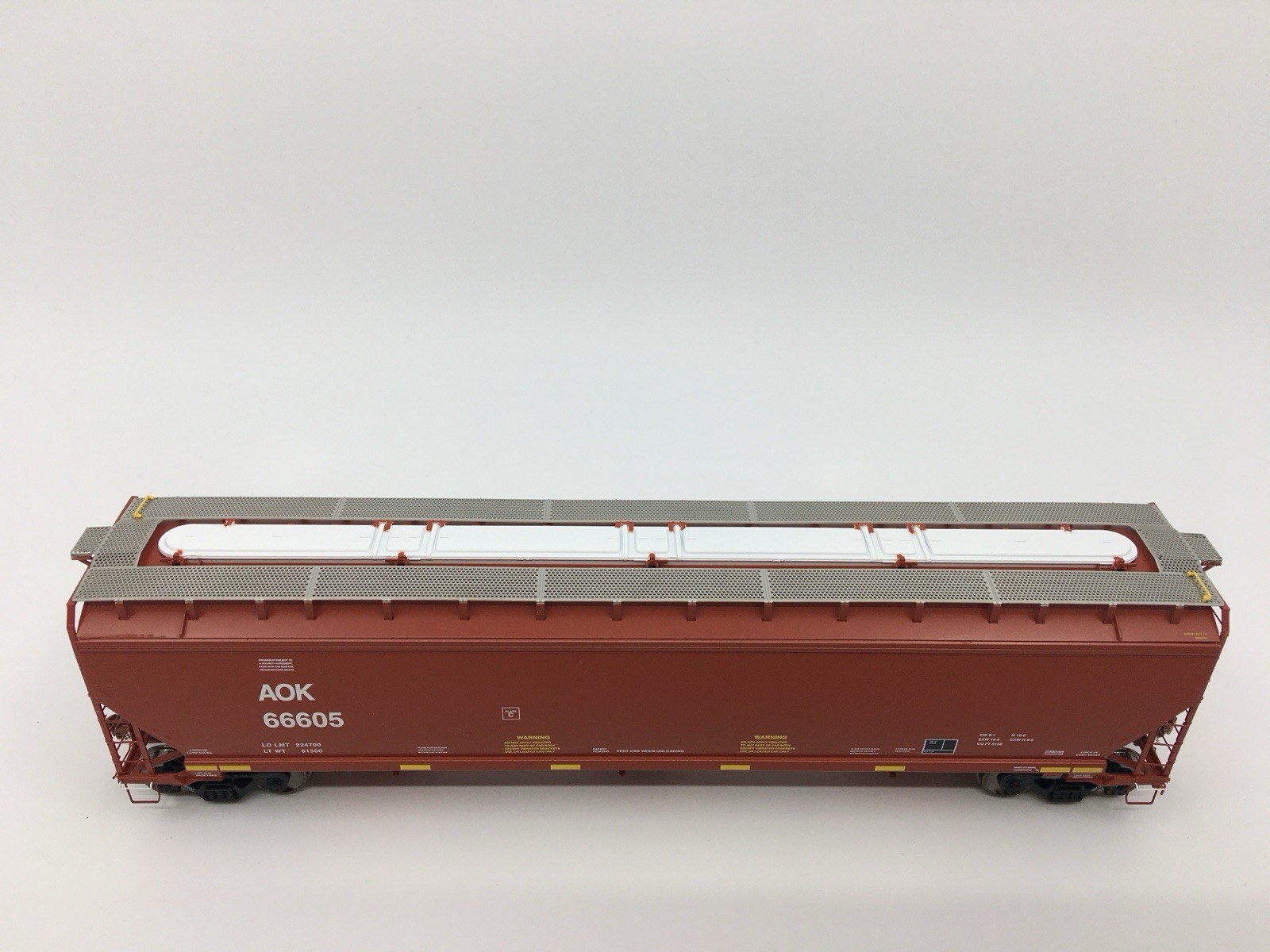 HO ScaleTrains AOK Greenbrier (Gunderson) 5188 cf Covered Hopper #66605