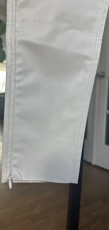 Pantalones Legging ZARA Imitación Cuero Tiro Alto Blanco Crema Ajustado Cremallera Dobladillo Talla Pequeña Foto 2 de 4
