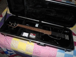 Ibanez Tmb30 Talman Bass with Gator Deluxe ABS Guitar Case