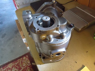 CAT 270-1763 Water Fording Tractor D7R II & Pipe Layer PL72 Tranny Gear Oil Pump
