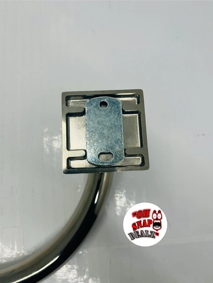 Anillo de toalla de metal Ginger 5305 díada de níquel 7-4/5" con dos postes de montaje Foto 2 de 4