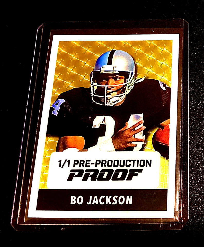 Bo Jackson 1/1 Oro 2025 Hoja Metal Refractor Prismático Fútbol Raiders 1 de 1 Foto 3 de 4