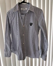 Women’s COMME DES GARCONS PLAY Blue Stripe Black Heart Button Down Shirt Size L