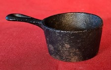 Vintage Miniature Cast Iron Sauce / Soup Pan / Pot - Salesman's Sample