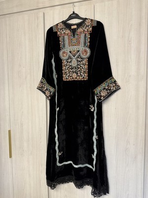 Studio Rene Kaftan klein Farah Talib Aziz Iqbal Hussain Zehra Saleem