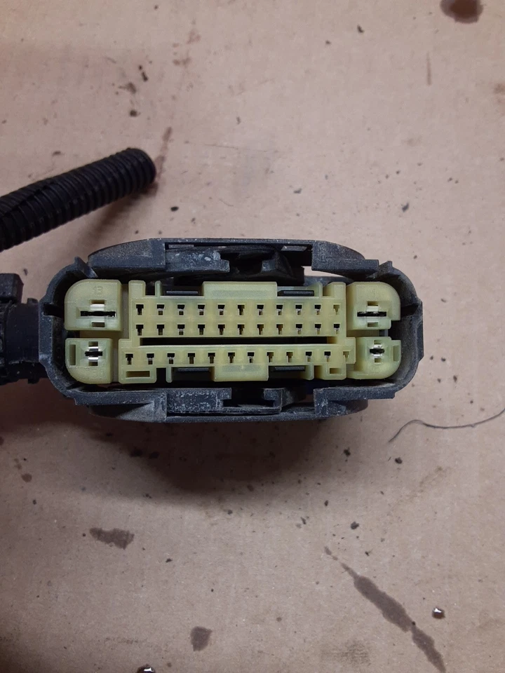 2011-2015 Durango Grand Cherokee ABS Anti-Lock Control Unit Pigtail 04779707AD - Image 4 of 4