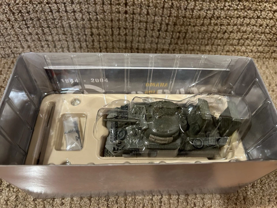 Corgi 1:50 U.S. M4A3 Sherman, DD Version, 741st Tank Bn, D-Day, No US51011 - Image 2 of 4