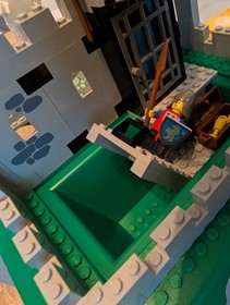 LEGO Castle: King's Mountain Fortress (6081) 99% Complete with/ Box And Manual