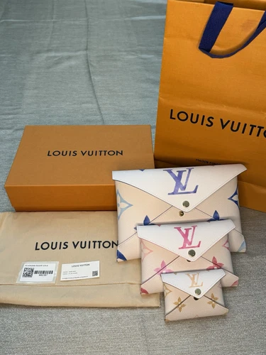 LOUIS VUITTON（LV） Pochette gigante Louis Vuitton By the Pool Monogram Kirigami bianca M82387 RFID