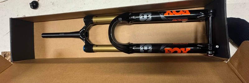 FOX 38 Float Grip2 e-tuned Factory 29" 170mm 15x110mm 44mm Offset
