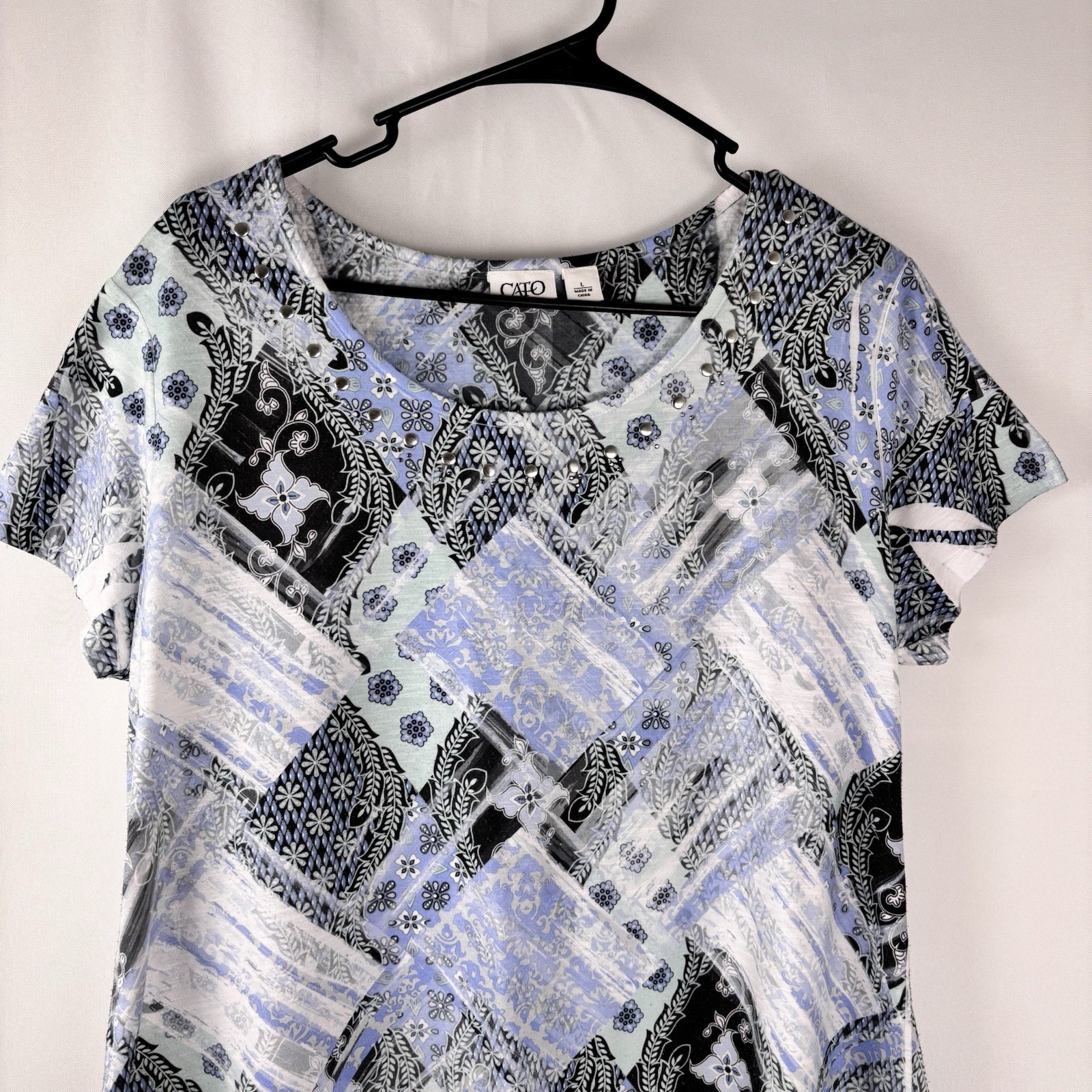 CATO Women's Large Blue Patchwork Sharkbite Hem T… - image 3