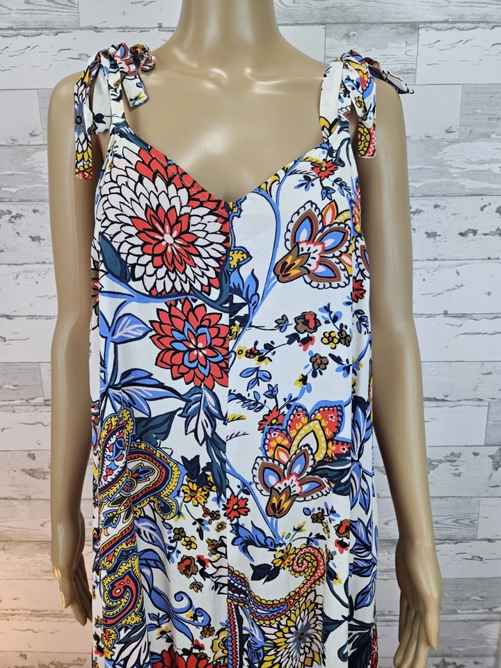 Mono para mujer Vince Camuto mediano floral cachemira lazo dobladillo en ángulo Foto 2 de 4