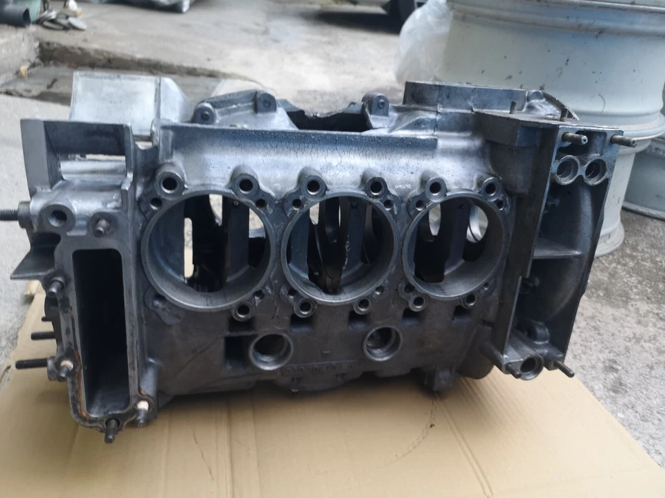 Porsche 911 SC 3.0  MONOBLOCCO- CARTER  Tipo 930/03   Danneggiato Da Arredamento Foto 3 de 4