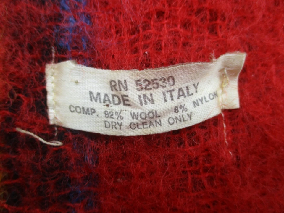 BUFANDA MOHAIR A CUADROS ROJA VINTAGE ~ 12" X 66" ~ HECHA EN ITALIA Foto 3 de 3