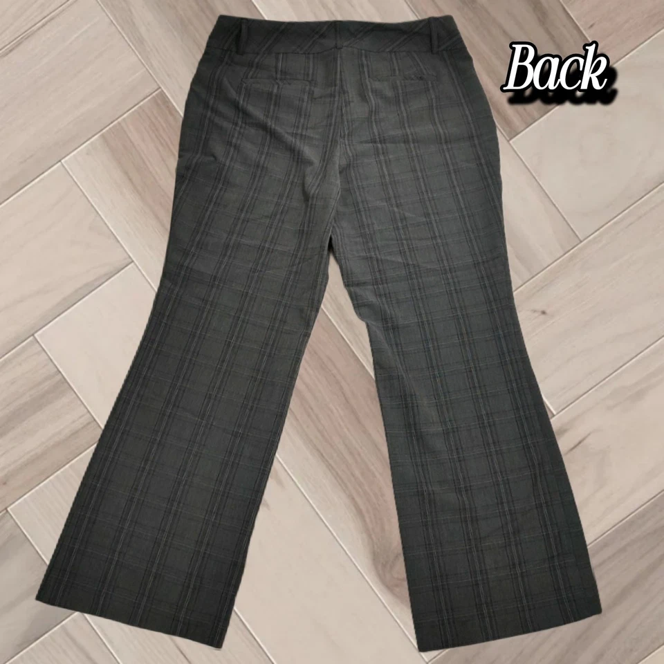 Roz & Ali 羅茲和阿里 長度 31 英寸 深灰色格紋修身喇叭斜紋棉布褲 女款 14/36吋腰圍 Foto 2 de 4