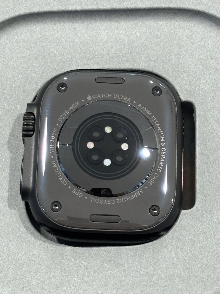 APPLE WATCH ULTRA 3 • COME NUOVO 49 mm in Titanio Nero Cinturino Ocean Nero - Imagen 4 de 4