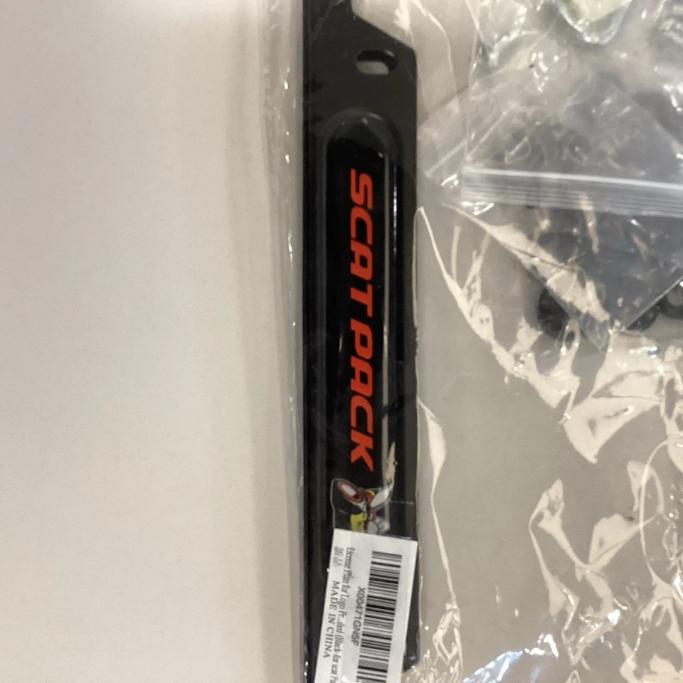 2 Dodge Scat-Pack quadro de placa de metal preto raro dois logotipo frontal e traseiro - Imagem 3 de 3