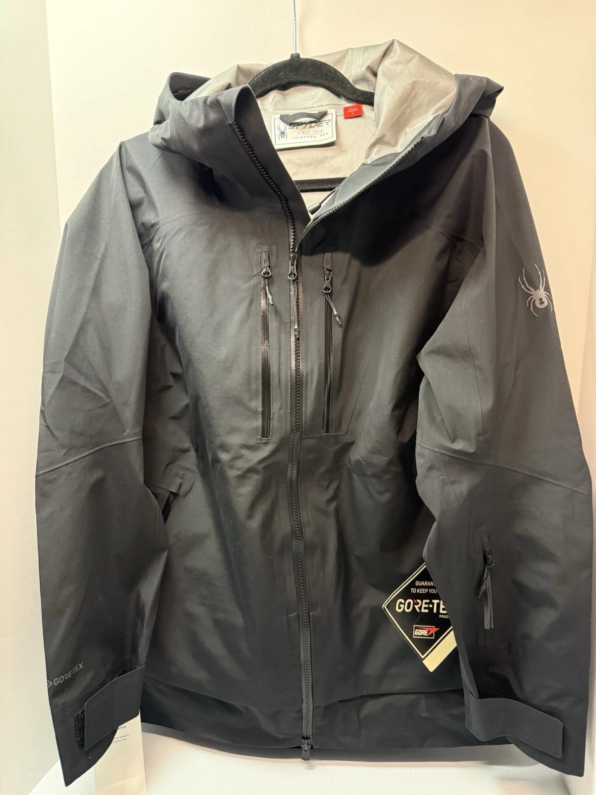 Spyder Men’s Goretex Storm Rain Jacket Small Nwt
Opens in a new window or tab
