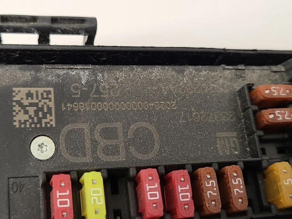 2013-2016 BUICK VERANO Fuse Box Engine 22938539 13-16 - Изображение 4 из 4