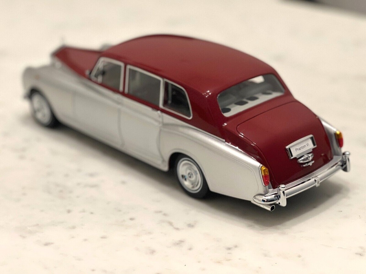 1/18 Rolls Royce Phantom VI EWB 1968 Silver Red Diecast Model by