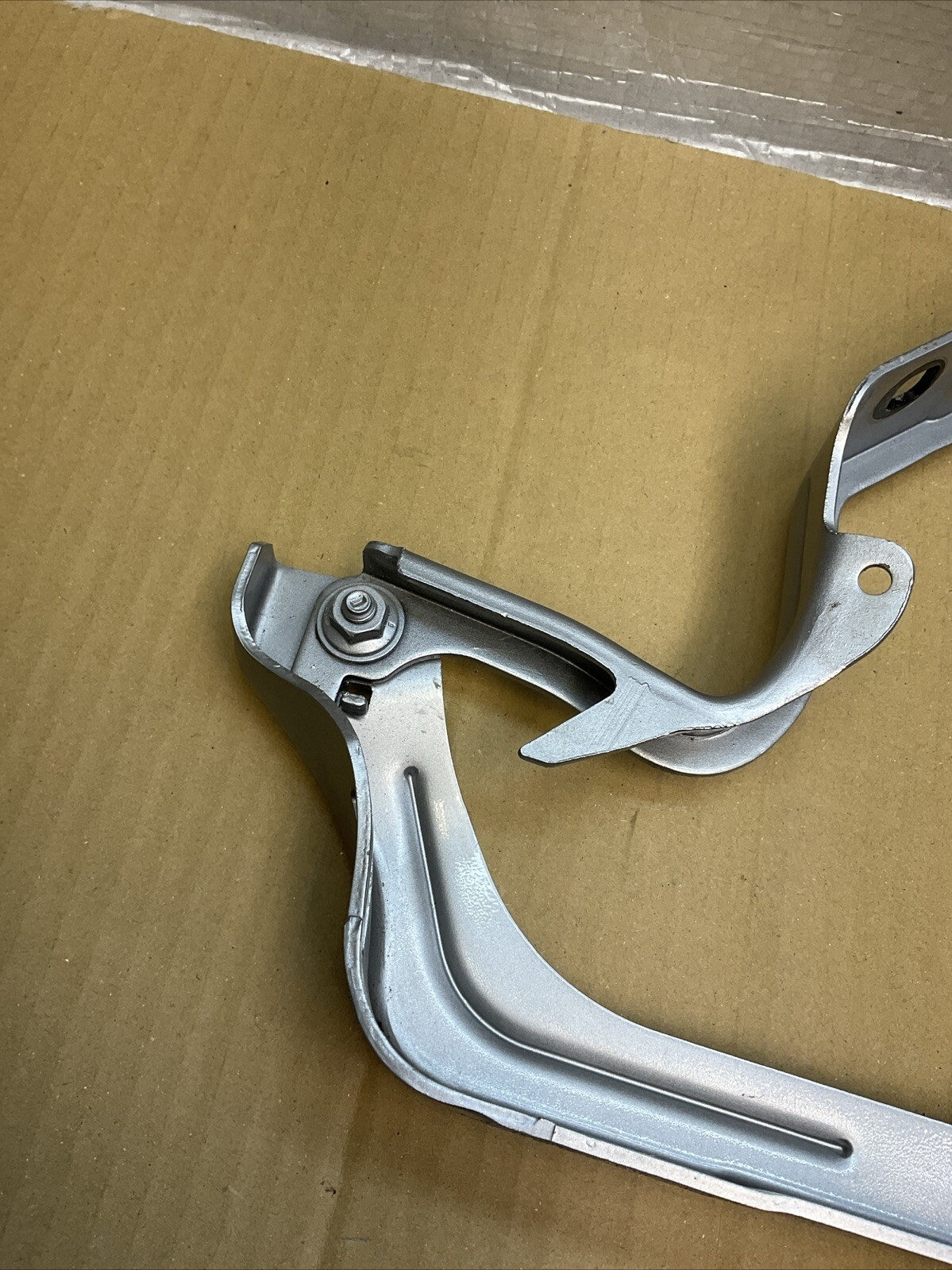 14-21 Maserati Ghibli Quatt Front Hood Bonnet Hinge Support Bracket Set Oem