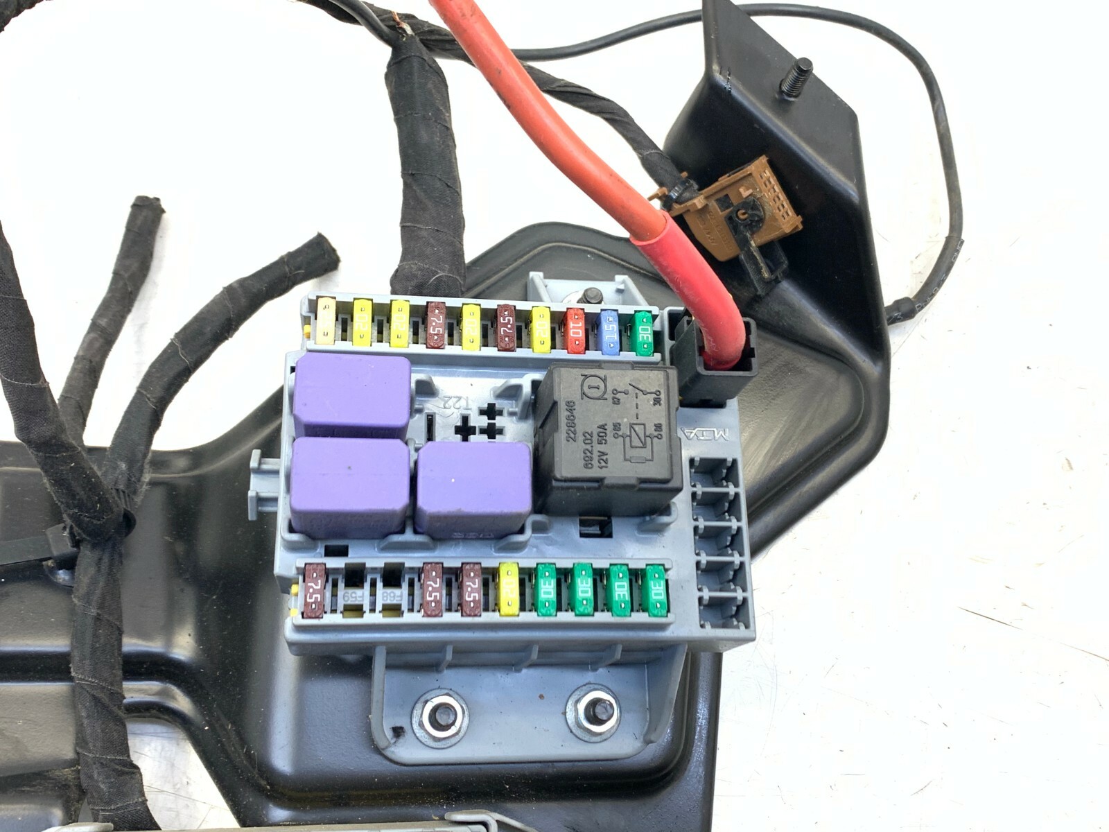08 09 10 11 12 MASERATI QUATTROPORTE FUSE RELAY BOX CONTROL MODULE OEM