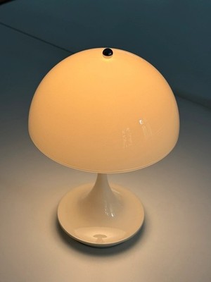 Louis Poulsen Panthella 160 LED Tischlampe V3, beige