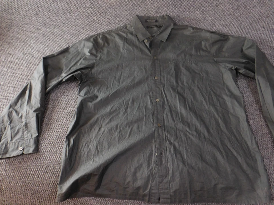 Club Monaco Mens Shirt Extra Large green classic button up smooth woven - Image 3 of 4