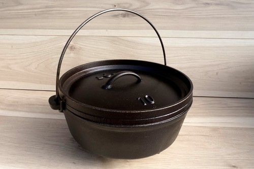 Vintage Lodge Cast Iron #10 Camp Dutch Oven, 4qt, Exc Condition, w/Original Bag